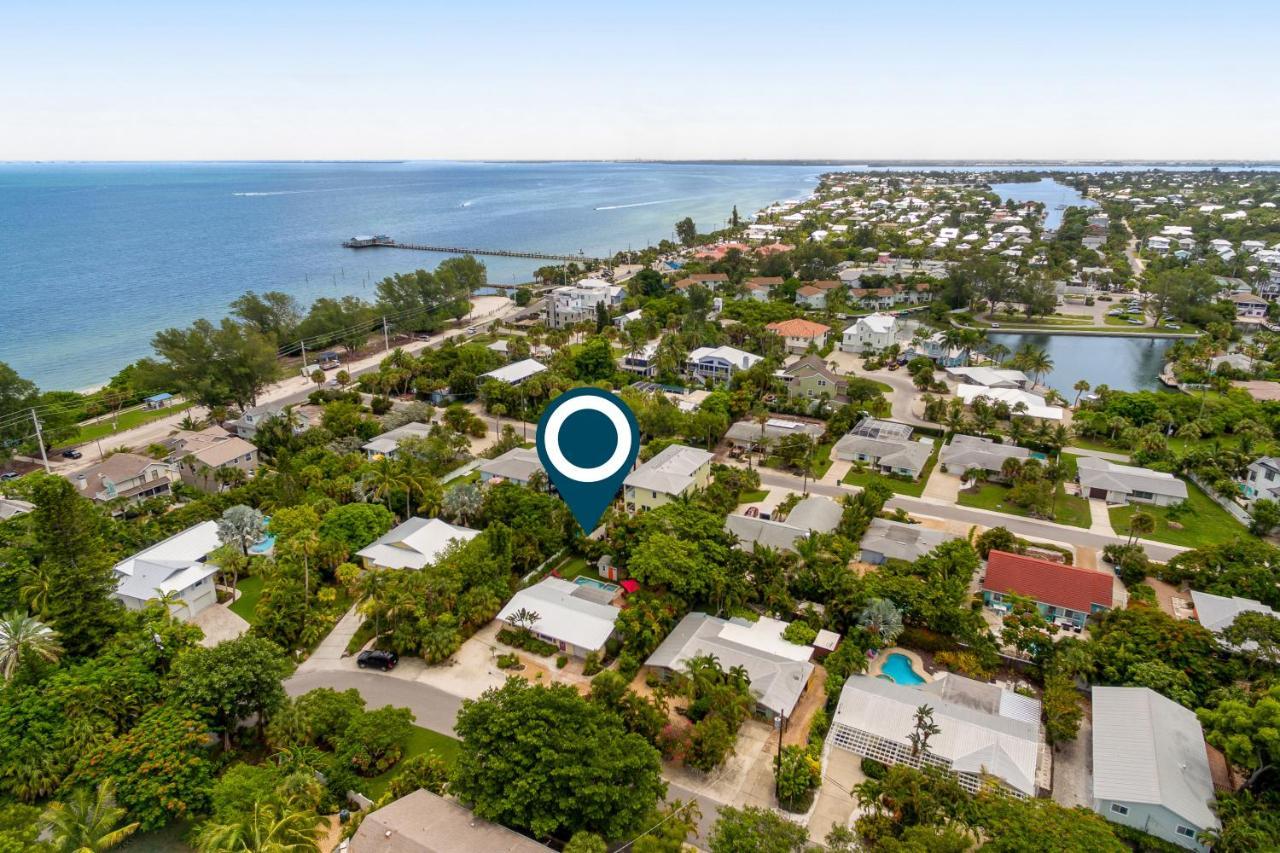 Getaway On Gladiolus Villa Anna Maria Exterior photo