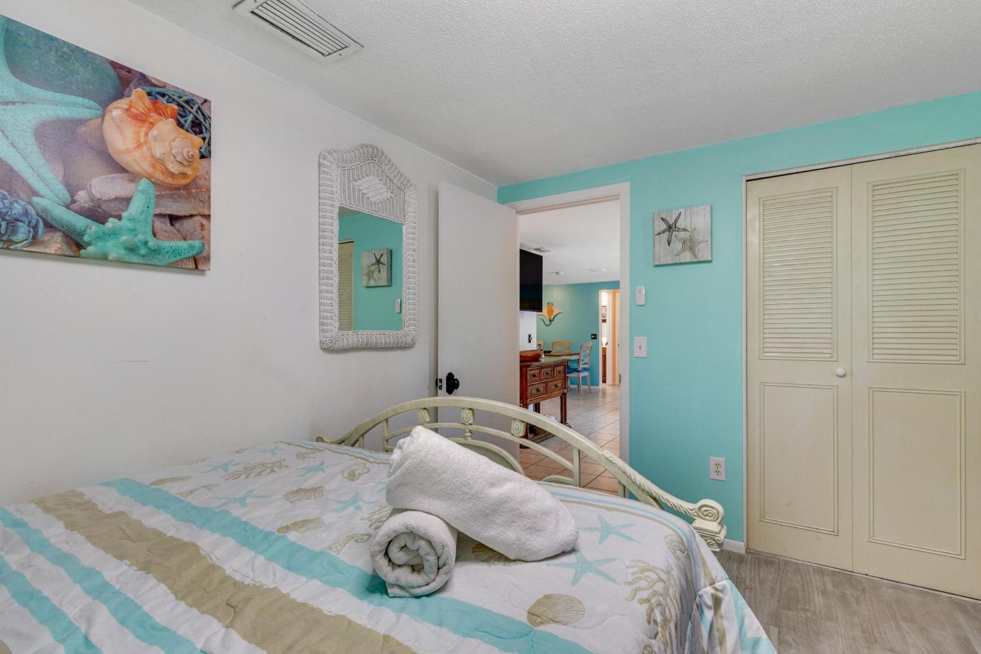 Getaway On Gladiolus Villa Anna Maria Exterior photo
