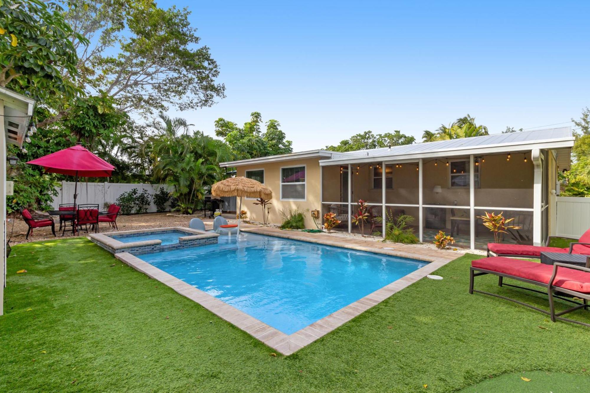 Getaway On Gladiolus Villa Anna Maria Exterior photo