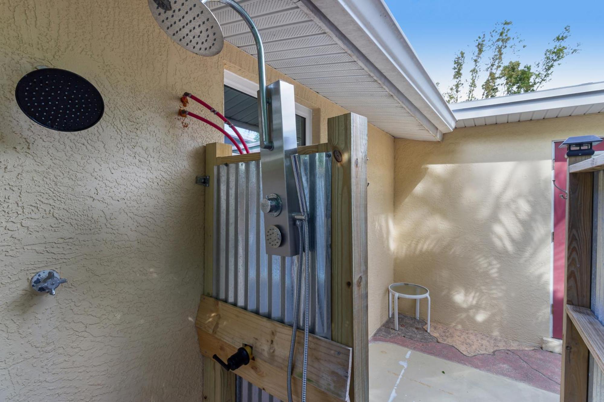 Getaway On Gladiolus Villa Anna Maria Exterior photo