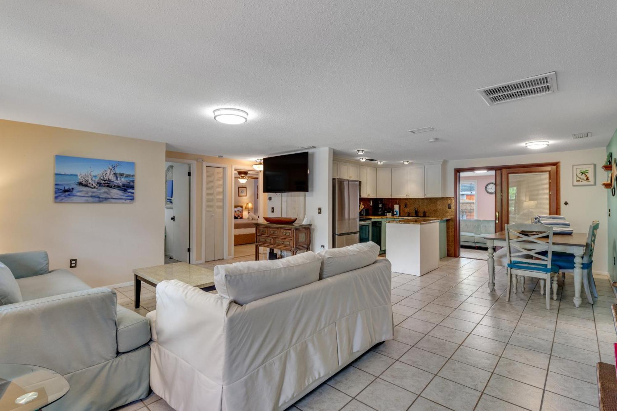 Getaway On Gladiolus Villa Anna Maria Exterior photo