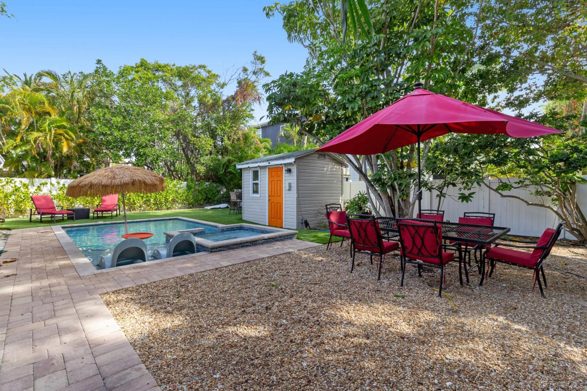 Getaway On Gladiolus Villa Anna Maria Exterior photo