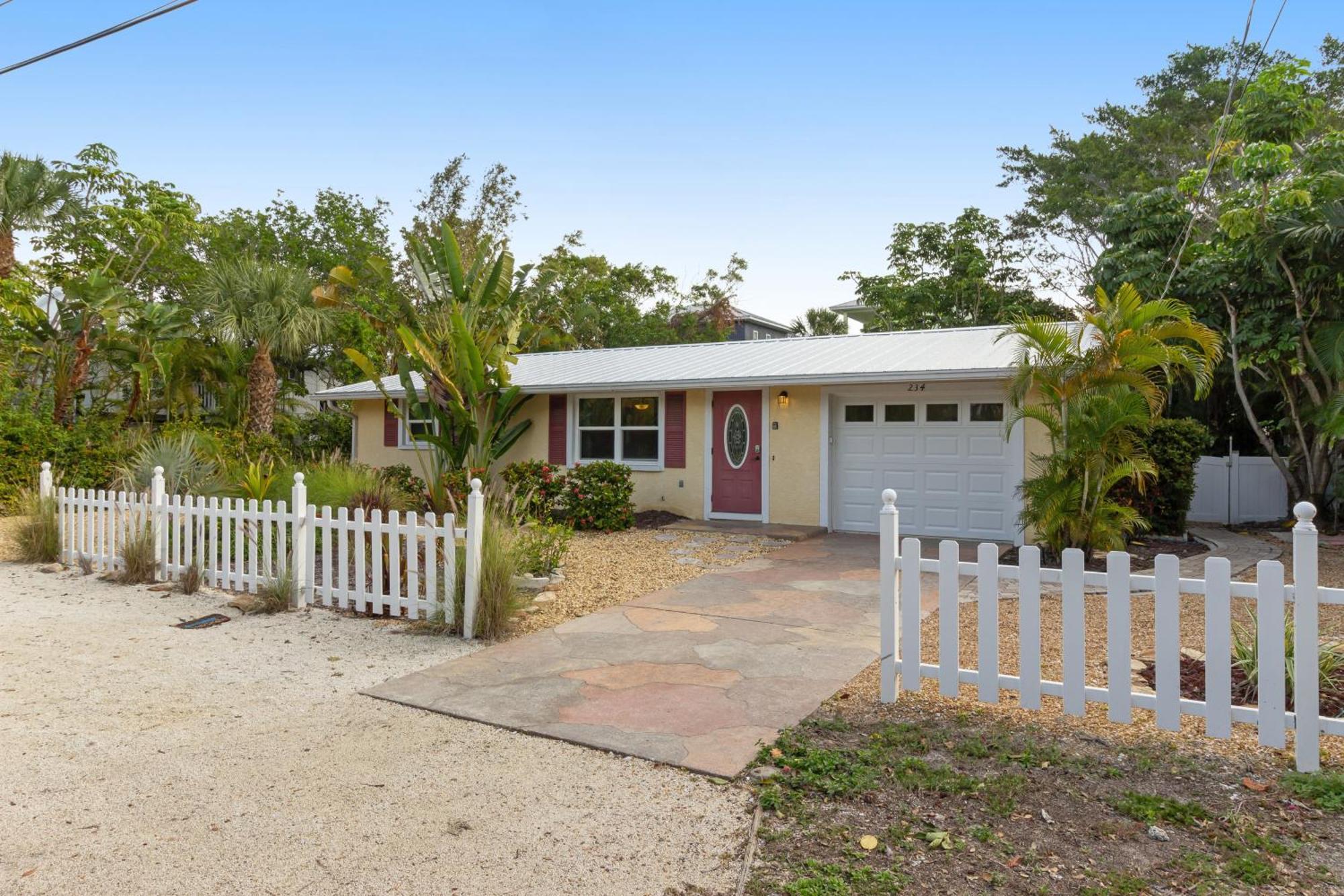 Getaway On Gladiolus Villa Anna Maria Exterior photo